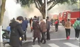网友爆料男子餐馆视频,网友爆料男子激烈争执视频引热议