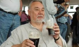 娱乐吃瓜酱17岁老人,娱乐吃瓜酱的奇幻旅程